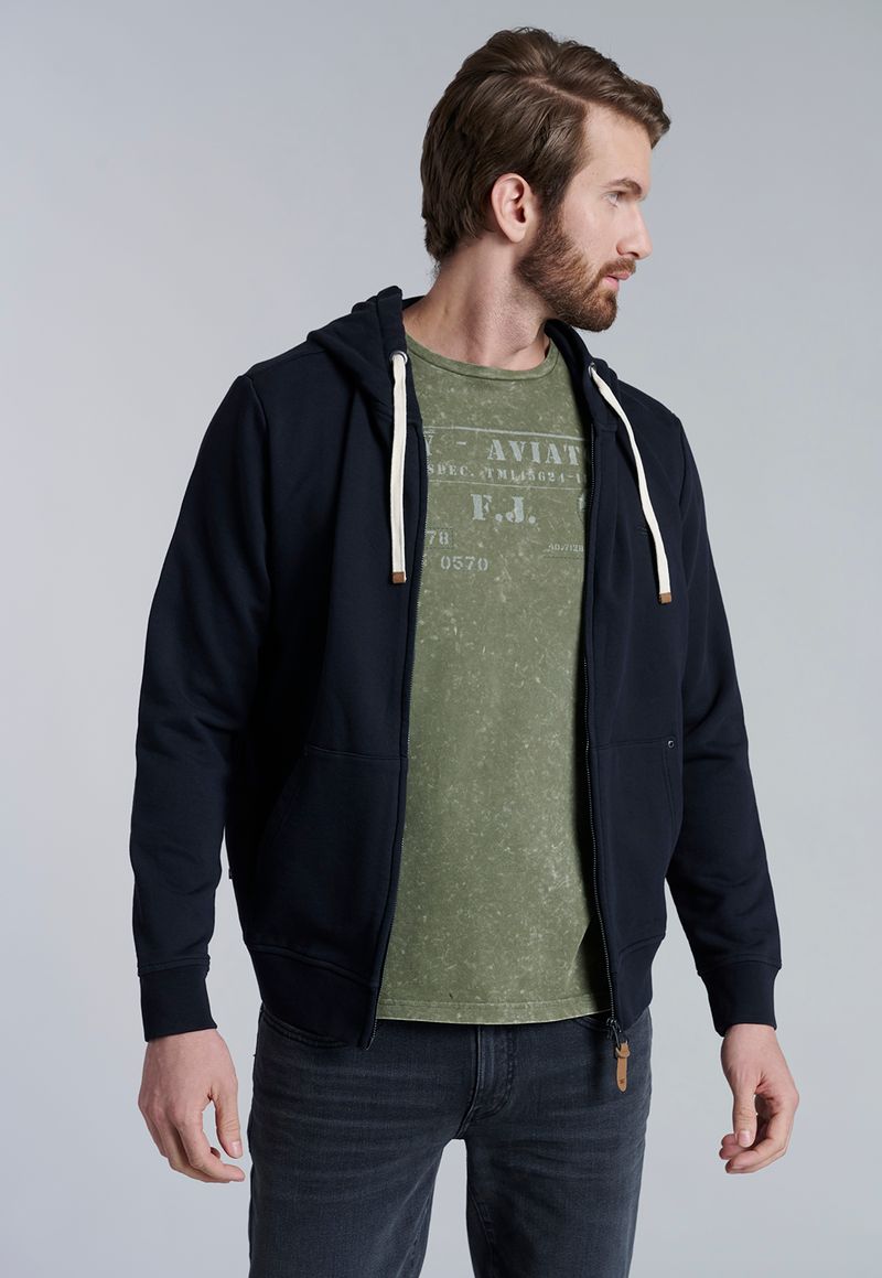 label-4