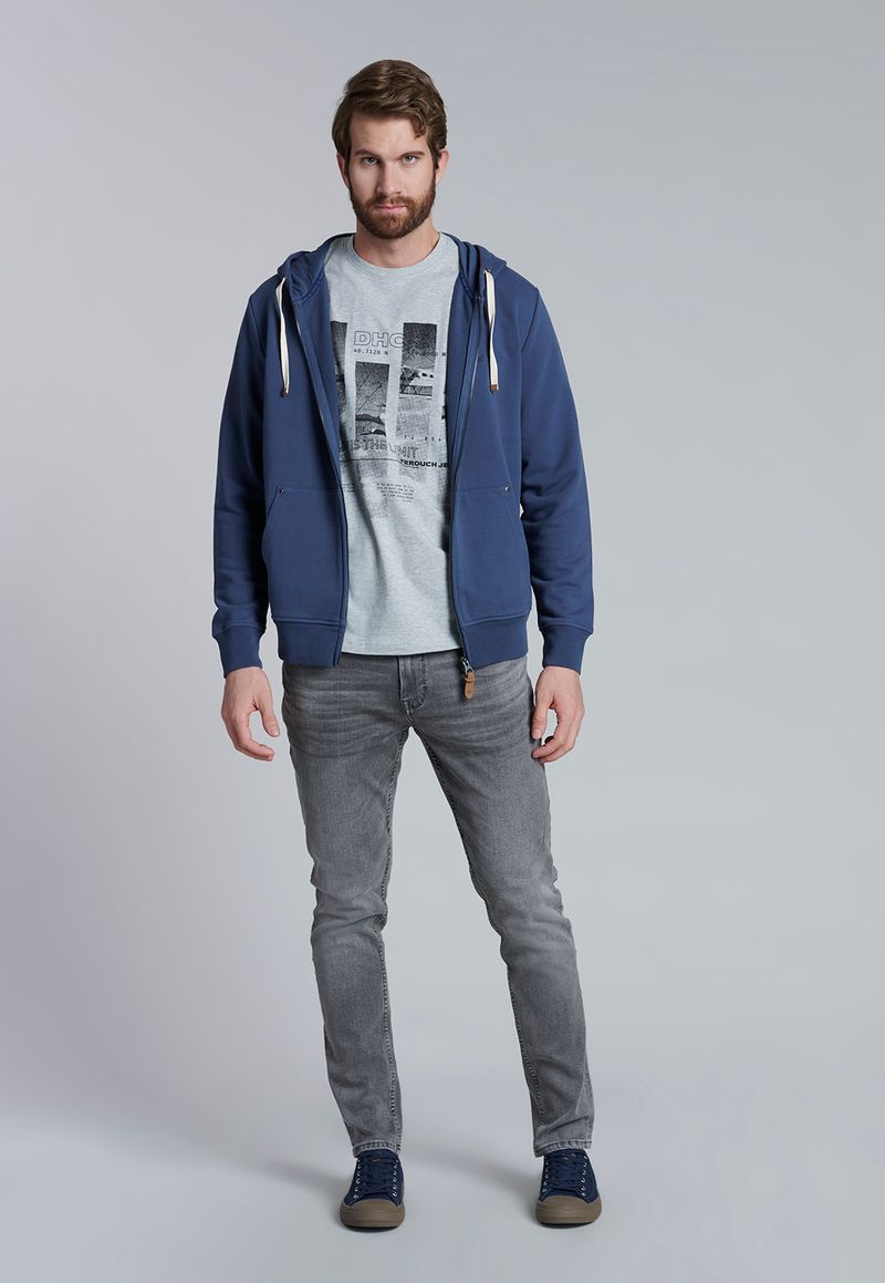 label-4