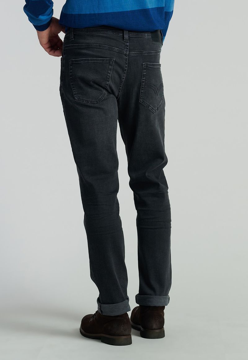 label-3