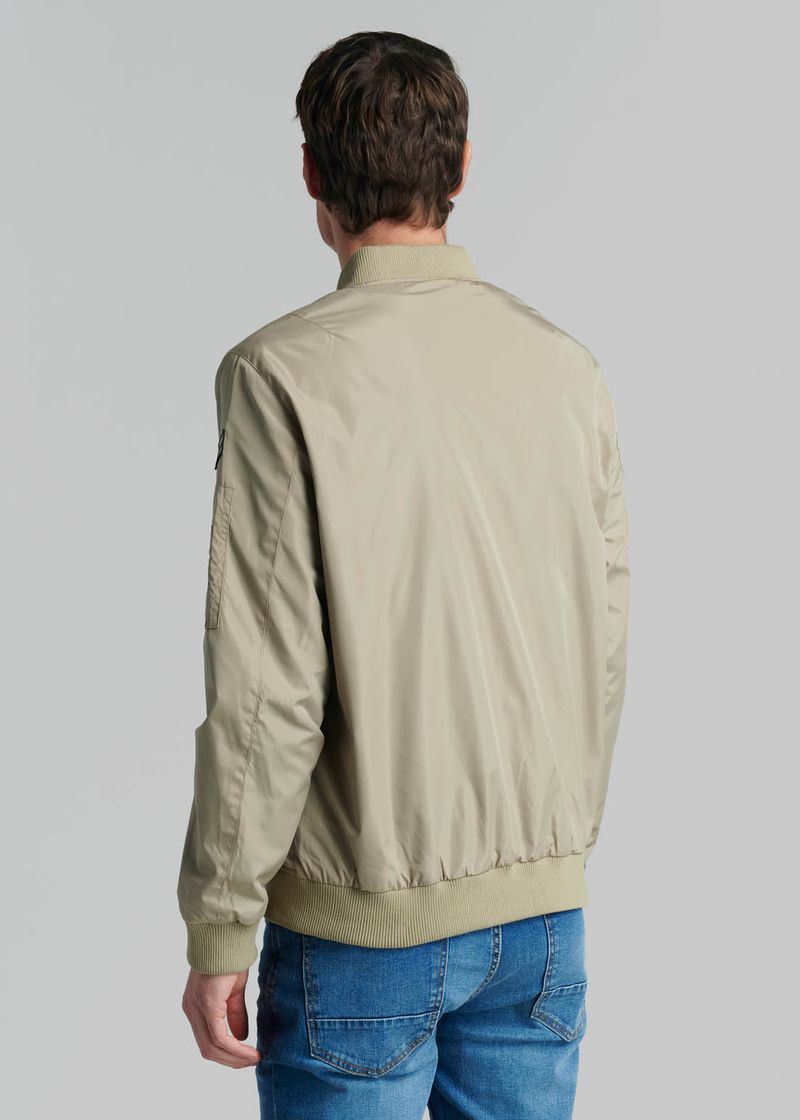 label-3