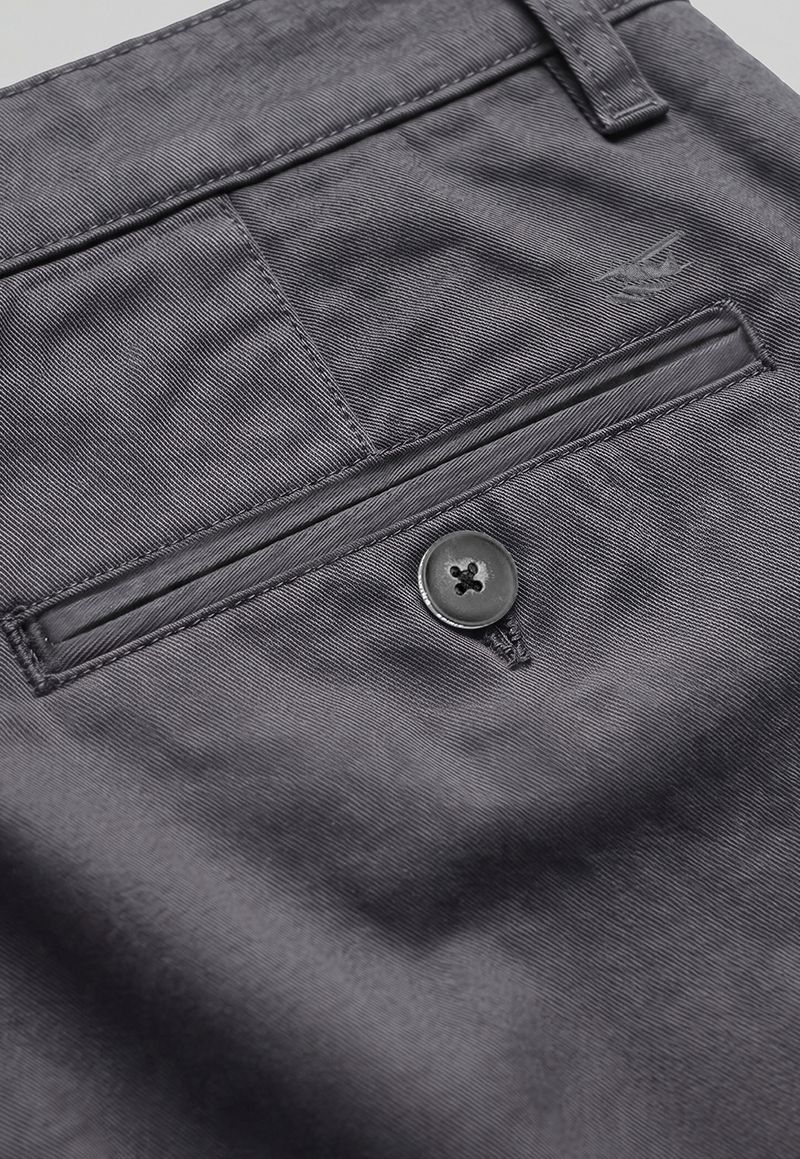 2000s260107-004